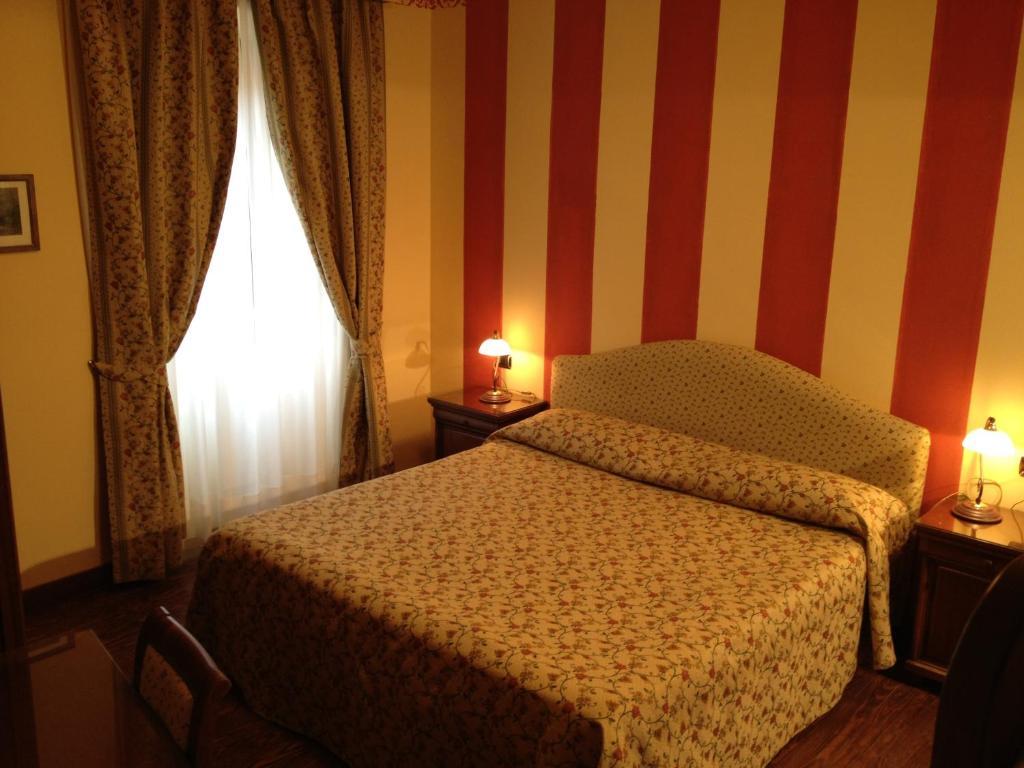 La Dependance Hotel Menaggio Phòng bức ảnh